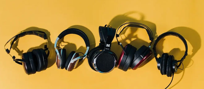 8-Useful-Headphone-Accessories-for-Travelers-and-Commuters.jpg