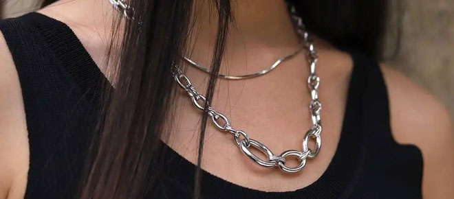 The-Best-Places-to-Shop-for-Fashion-Jewelry-Online.jpg