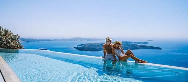 Top-5-Honeymoon-Bay-Resorts-for-a-Luxurious-Escape.png
